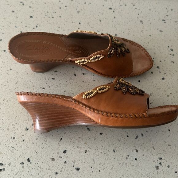 Clarks Artisan Women’s Tan Leather Beaded Boho Wedge Open Toe Sandals Shoes 7.5 - Picture 10 of 15